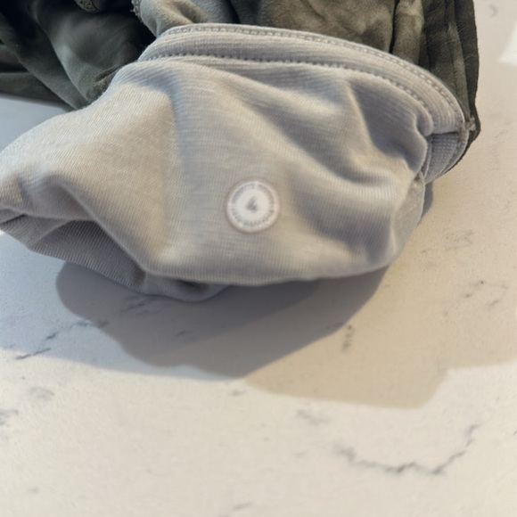 Lululemon Align High-Rise Pant  diamond, die olive with Pockets 25’’ NWOT - Picture 4 of 4